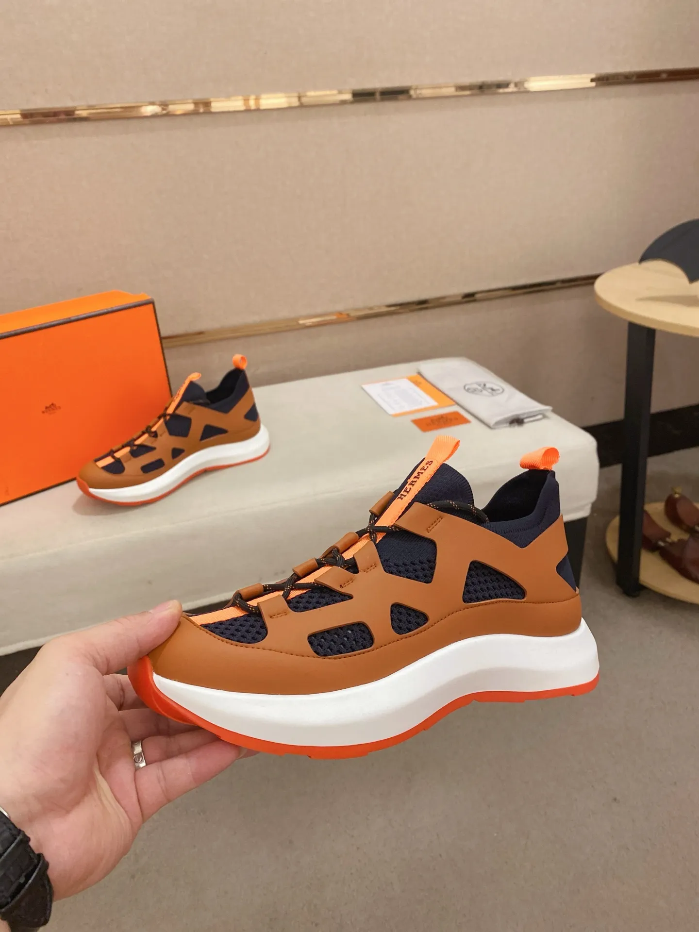 Men's clothing and shoes💰: 660💰《HERMES》【Classic Original Version】Hermès; Top 🔝 Purchasing Agency 🔍🔍Men’s latest 🇺🇸 counters are on sale simultaneously, original imported from Italy ▲▲Silk cowhide with breathable fabric ▲▲ (high-end and expensive Qi·Grade) Exquisite workmanship (Italian 🇮🇹Imported water-dyed 🐂cowhide lining) Sole: Original sole provided by the original factory, ⚠️Exclusive double-layer activity·TPR·Rubber·Combined molded outsole; Super·comfortable·wear-resistant·non-slip·environmental protection The real thing is more beautiful when photographed (high quality, following orders). You can enter and leave the counter at will * Number of yards: 38·39·40·41·42·43·44·45